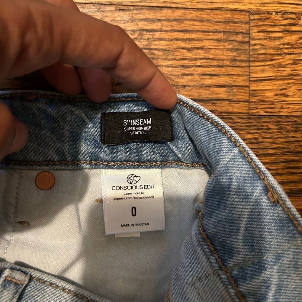 New Express Shorts - Picture 3 of 5